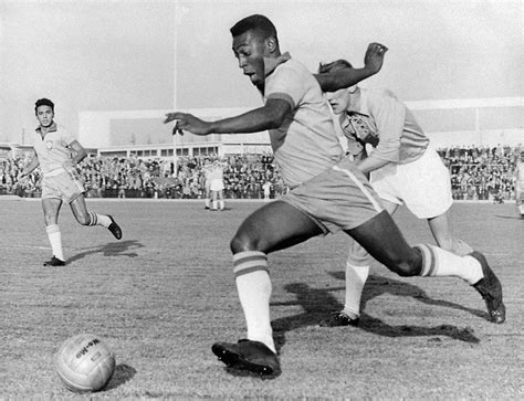 Pele: A sporting icon who never liked his nickname, Dies At 82 ...