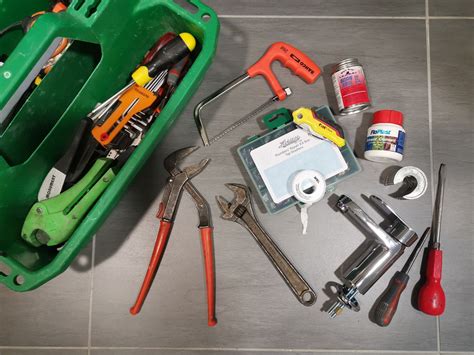 10 must have items in your Home DIY Plumbing Repair Kit - Blog