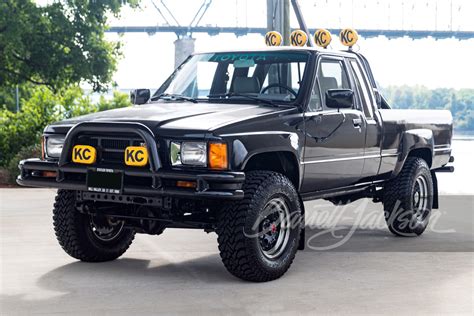 1985 TOYOTA SR5 PICKUP 'BACK TO THE FUTURE' TRIBUTE