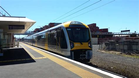 EMU 116 at speed through Otahuhu Railway Station - YouTube