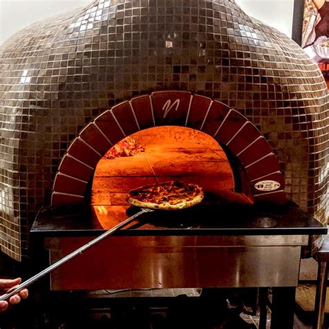 Why Wood-Fired Ovens Make the Best Pizzas | Ricky's Eastbound