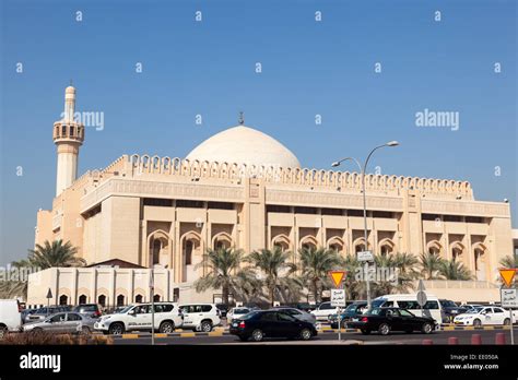 Grand mosque kuwait city hi-res stock photography and images - Alamy