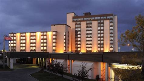 Best Western Premier Calgary Plaza Hotel & Conference Centre in Calgary ...