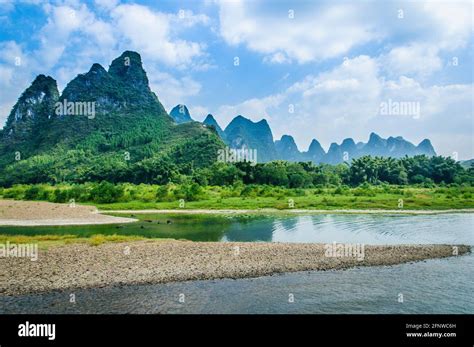 The Li river scenery in summer Stock Photo - Alamy