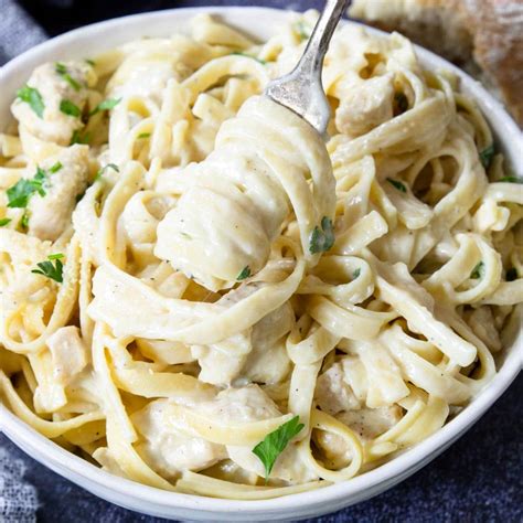 creamy chicken alfredo recipe tasty - setkab.com