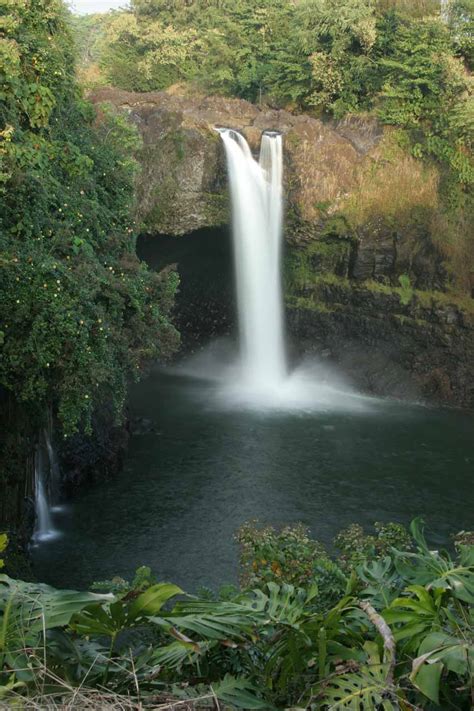 Rainbow Falls - Popular and Easy-to-Visit Waterfall in Hilo