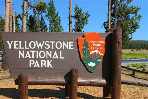 Best Hotels & Cabins NEAR Yellowstone National Park (for All Budgets)