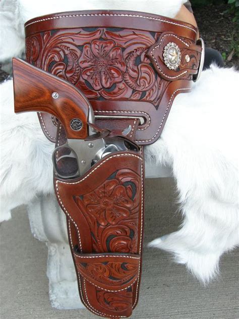 This western gun belt is beautifully crafted in the Black Canyon design ...