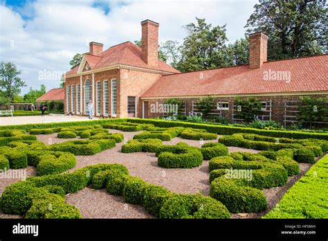 Gardens and greenhouse at Mount Vernon home of George Washington Stock ...