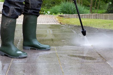 Can Pressure Washing Damage Driveways? | Install-It-Direct