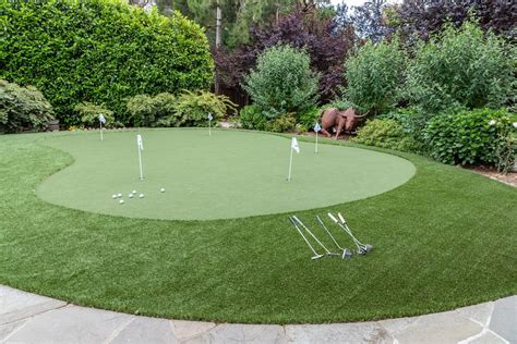 How to Install Artificial Grass Putting Green before Winter | STI Canada