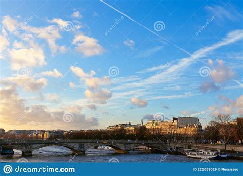 Pont des Invalides stock image. Image of architecture - 225089029