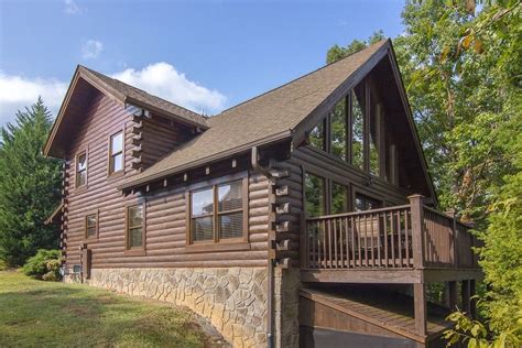 Smoky Mountain Escape in Pigeon Forge w/ 3 BR (Sleeps14)