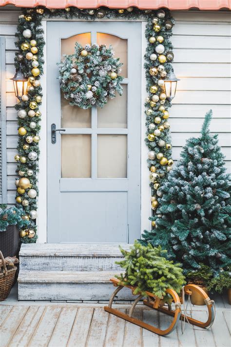 14 ideas para adornar la puerta para Navidad | Architectural Digest