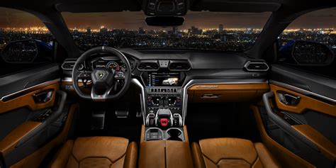 Lamborghini Urus: interior do SUV de luxo em fotos