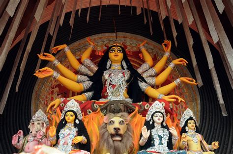 Durga Puja 2024 Kolkata Pandal Photo - Micki Susanna