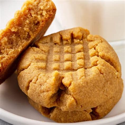 Easy Peanut Butter Cookies {only 5 ingredients!} - Belly Full