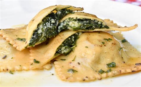 Ravioli filled with spinach and ricotta