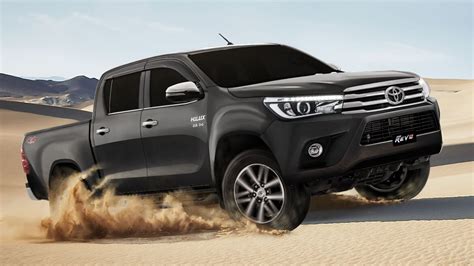 Toyota Hilux Revo V Automatic 2.8 - 2023 – Specifications, Features ...