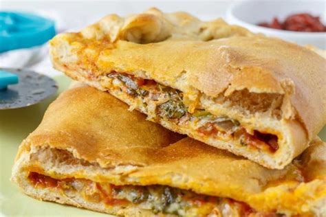 Easy Calzone Pizza Recipe - Happy Foods Tube