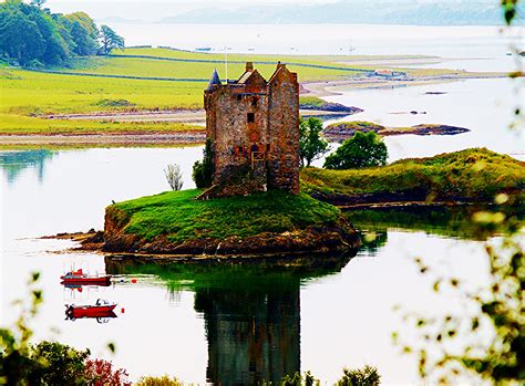 Castle Stalker is a restored castle located in Argyll, west of Scotland.