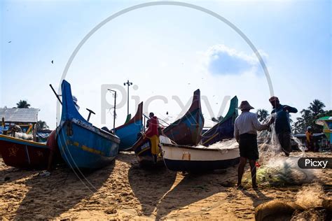 Image of Fishing in the harbour-ND871556-Picxy