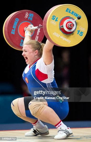 Tatiana Kashirina of Russia breaks a world record with a lift of ...