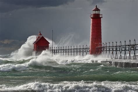 "Nature's Fury" Grand Haven Michigan Lighthouse, Lake Mich… | Flickr