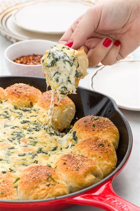 delish-baked-wreath-dip | Christmas recipes appetizers, Holiday ...