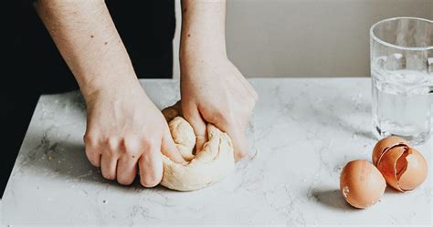 The Best Practices For Kneading Dough And Mistakes To Avoid