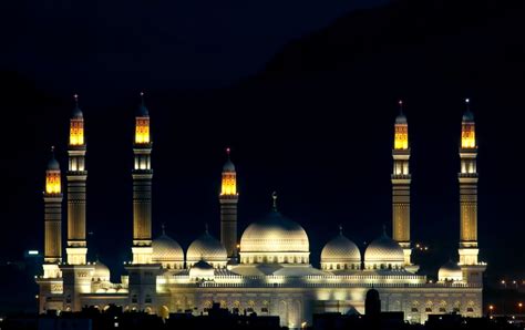 Beautiful Night View of Masjid