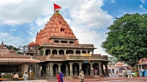 Mahakal Mandir: महाकाल मंदिर की भस्म आरती में विश्वभर के लोग होते हैं ...