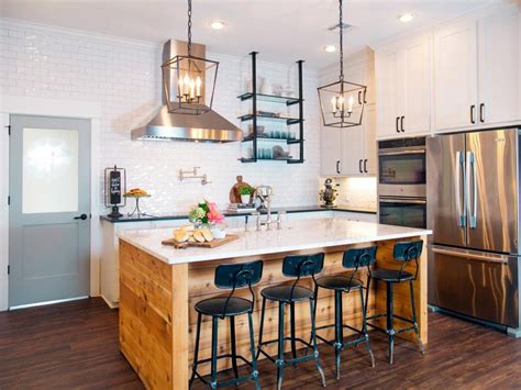 9 Decorating Ideas to Steal from Joanna Gaines | Eclectic kitchen ...