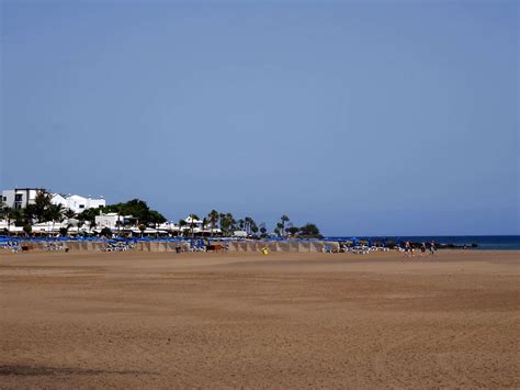 Playa de los Pocillos Beach – Auszeit Lanzarote – Holidays on Lanzarote