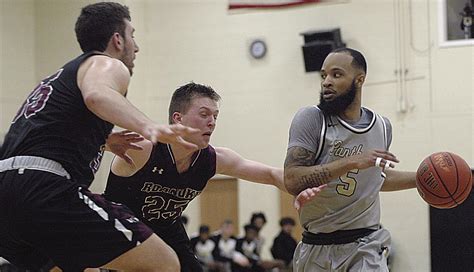 MEN'S COLLEGE BASKETBALL: Maroons reach double figures in league wins ...