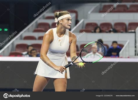 Aryna Sabalenka Belarus Prepares Serve Wang Qiang China Women's Singles ...