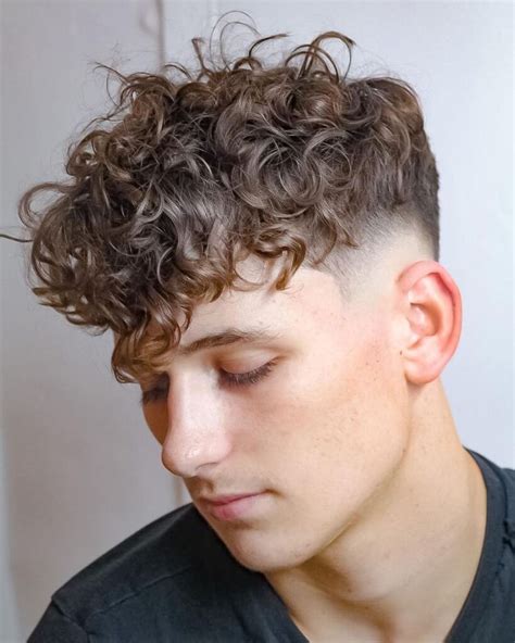 Men's Haircuts For Curly Hair 2024 - Marta Shawnee