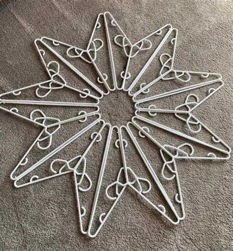 HACK: The DIY Coat Hanger Star Decoration Going Viral This Christmas ...