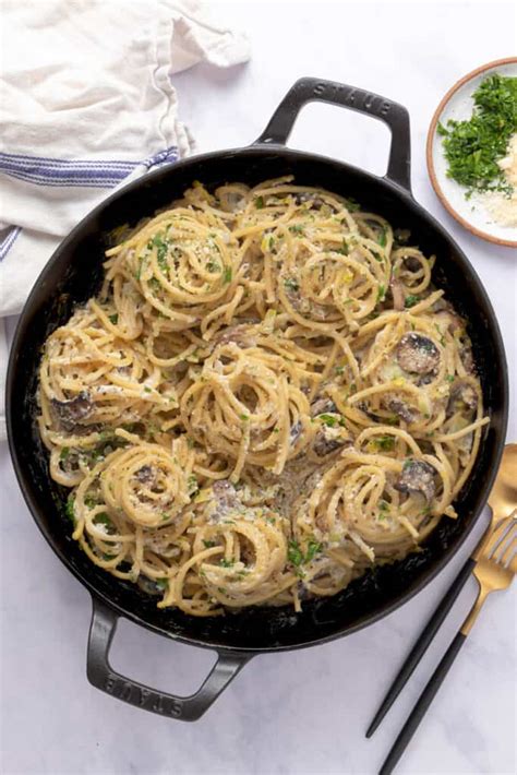 One Pot, Creamy Leek and Mushroom Pasta - Urban Farmie