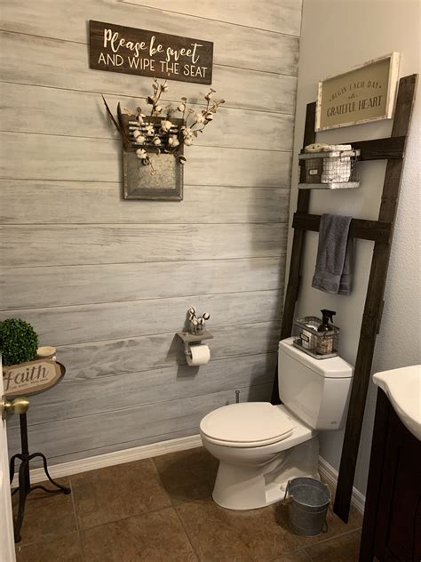 Shiplap Wall Bathroom Ideas - BATGHRO