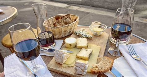 A Simple Guide to Cheese and Wine Pairing | Crush Magazine