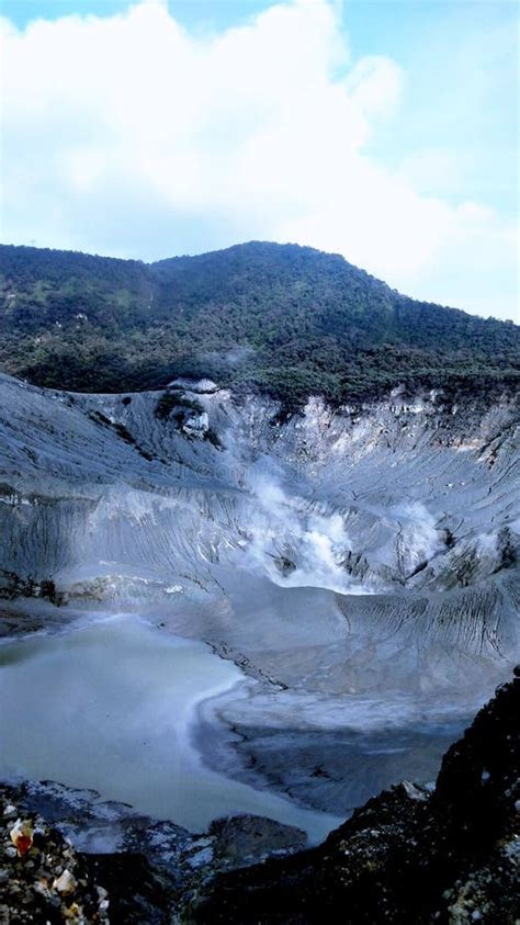 Tangkuban Perahu Mountain Crater Stock Image - Image of mountain ...