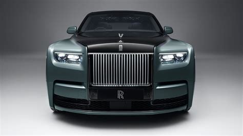 Rolls Royce introduces Phantom Series II with illuminated grille and ...