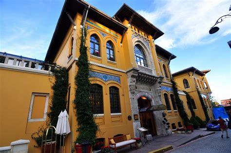 12 Best Hotels to Stay in Sultanahmet (Updated → 2024)