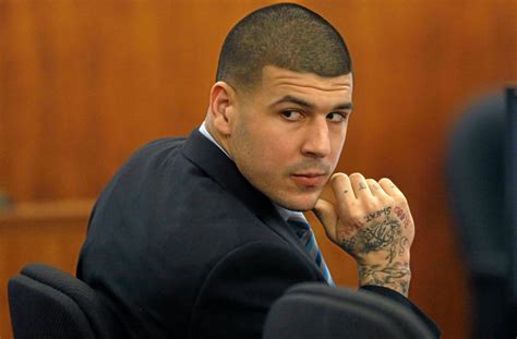 Aaron Hernandez still flashes swagger, smile at murder trial – Daily News