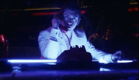 Arctic Monkeys Go Retro For 'Tranquility Base Hotel & Casino' Video ...