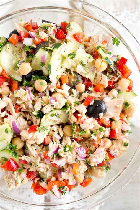 Mediterranean Tuna Salad | Delicious Meets Healthy