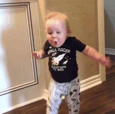 This Scared Baby's Pricless Reaction Just Won Halloween | Lustige ...