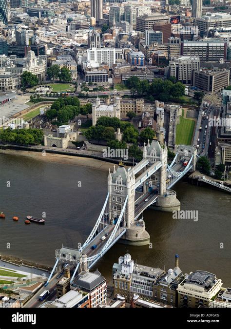 Aerial view of the Tower of London and Tower Bridge Stock Photo ...