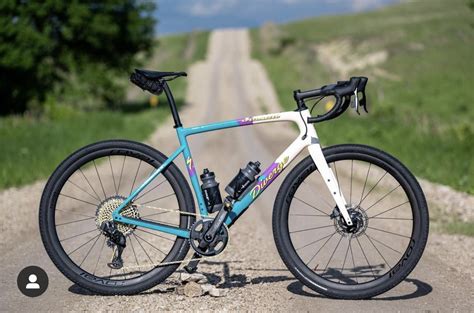 A Faster UNBOUND Gravel 200 With Better Wheels - FLO Cycling